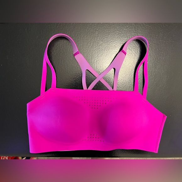 Brooks Other - Sports bra